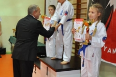 Mikolajkowy-Turniej-Oyama-Karate-w-konkurencji-kata-Garbatka--Letnisko-8122012-_737495