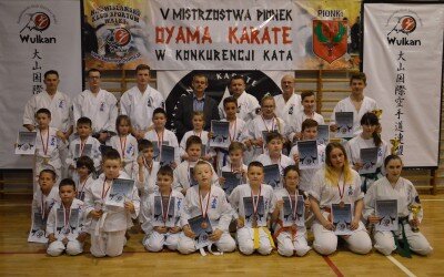 V Otwarte Mistrzostwa Pionek Oyama Karate w konkurencji Kata, Pionki 16 maja 2016